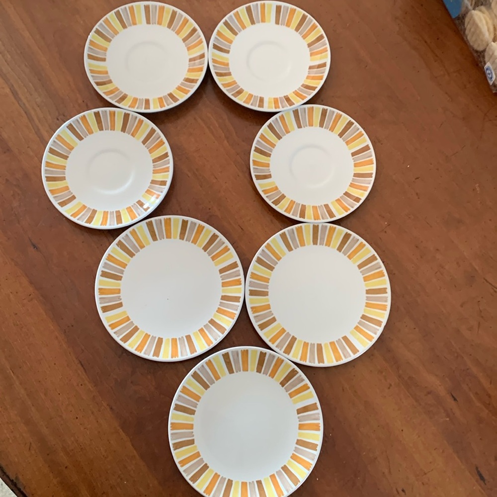 Johnson Bros 🍂 saucers.